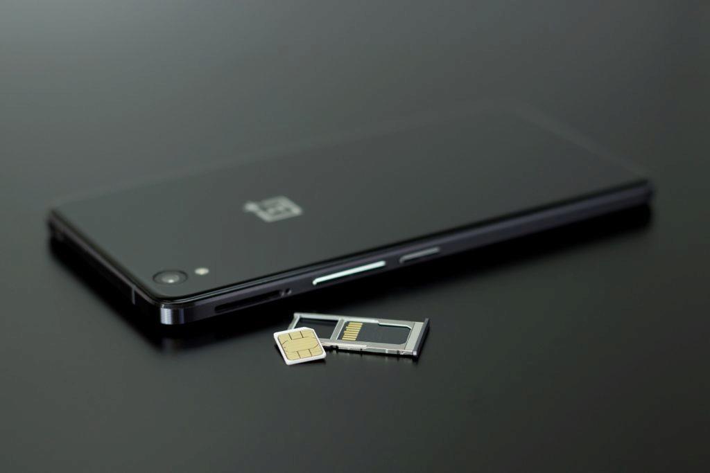 Díky eSIM odpadne jeden z „otvorů“