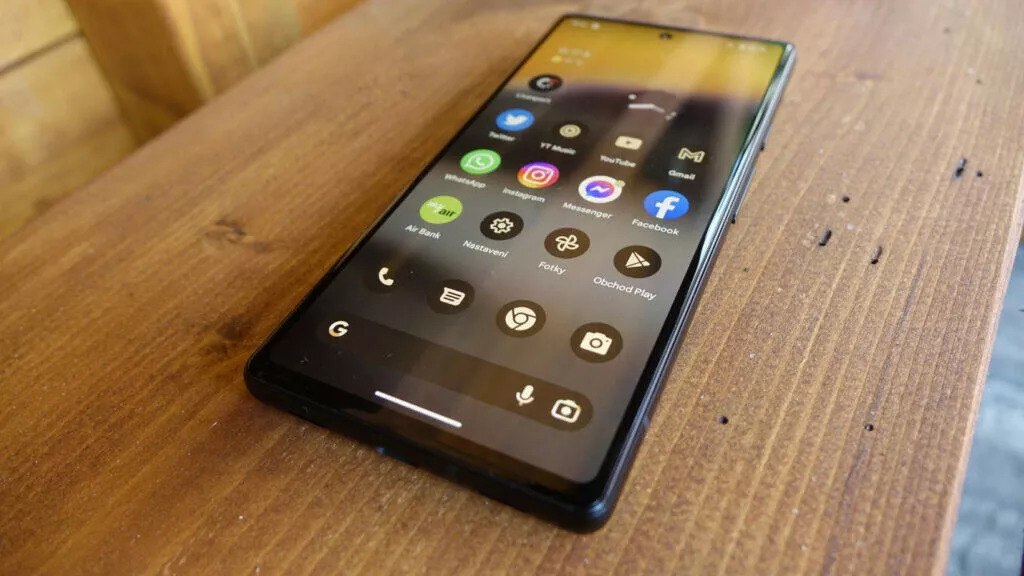 Google Pixel 6a displej