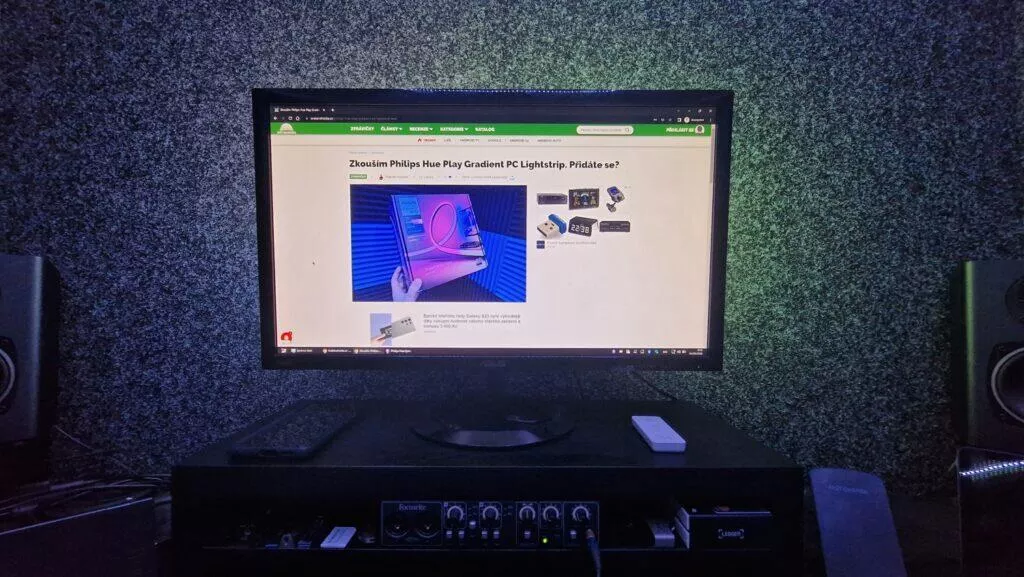 philips hue play gradient pc lightstrip zapnute